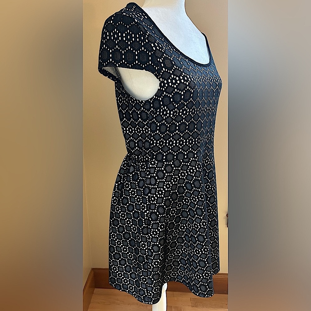 Like new geometric party dress - Picture 3 of 3
